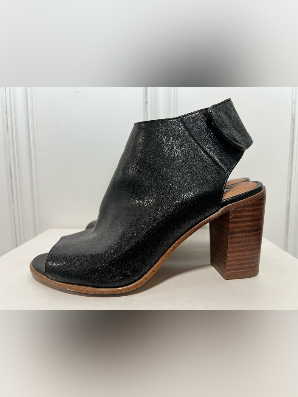 Steve Madden NonStp Peep-Toe Ankle Sandals